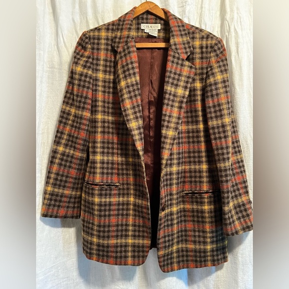 Chaus blazer in plaid. Browns. Size small.wool and lambs wool. Pockets & buttons - Picture 1 of 6
